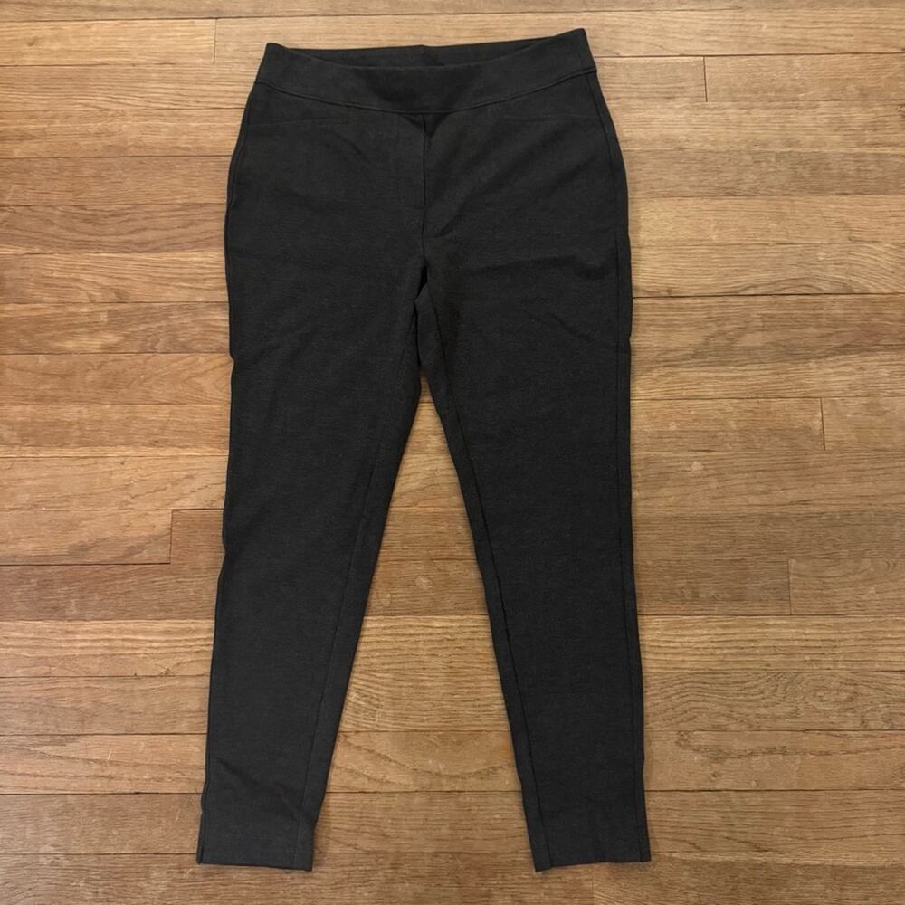 Chico's gray high-rise legging size 8
b46